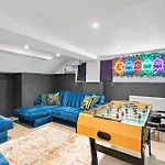 30 Percent Off! Central 5 Bed In Whitby - Games Room - Parking - Hot-Tub