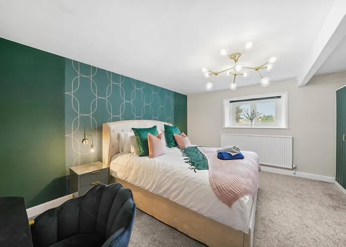 30 Percent Off! Central 5 Bed In Whitby - Games Room - Parking - Hot-Tub