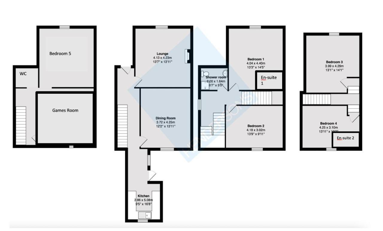 30 Percent Off! Central 5 Bed In - Games - Parking - Hot-tub Holiday home *