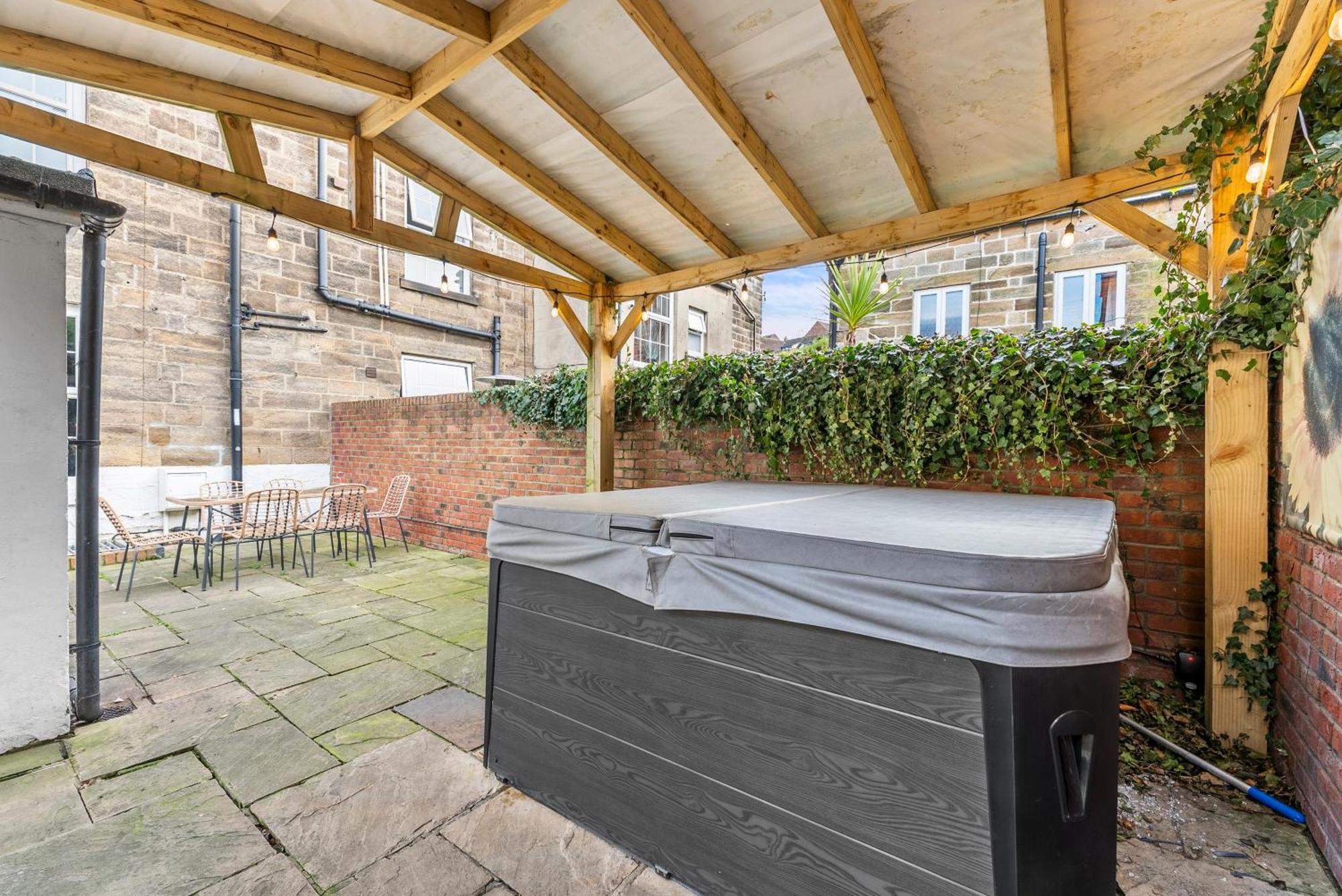 Holiday home 30 Percent Off! Central 5 Bed In - Games - Parking - Hot-tub